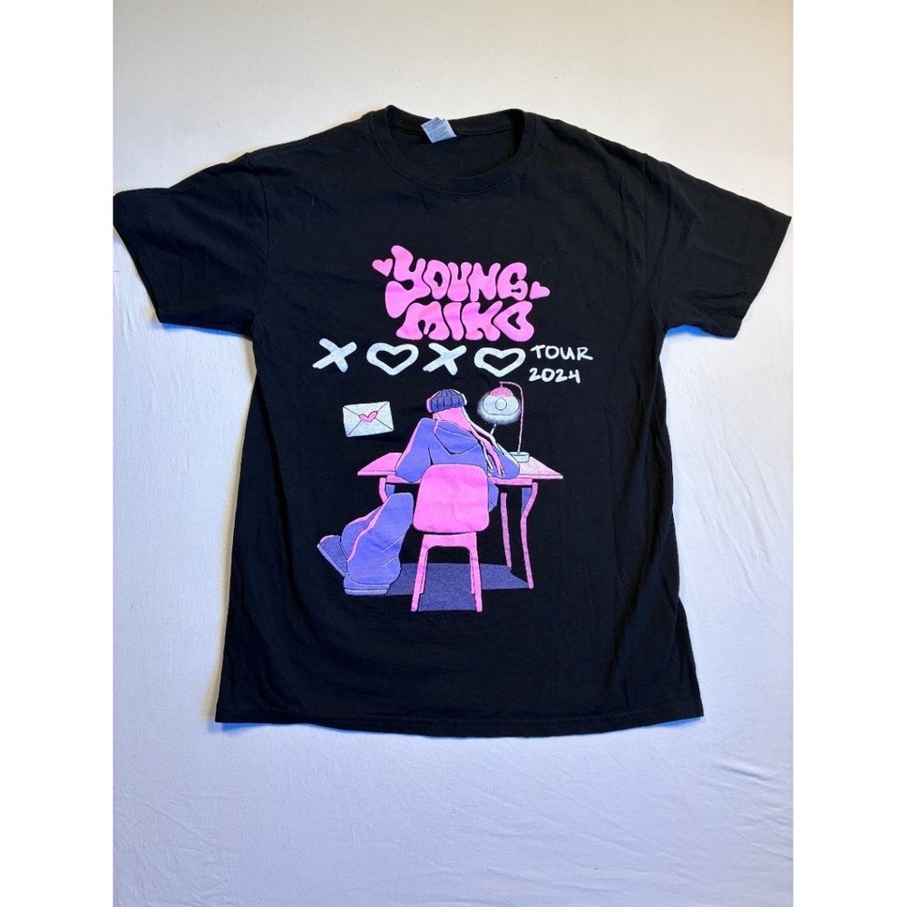 Young Miko XOXO Tour 2024 T Shirt Women Size S Black Graphic Fruit of the Loom